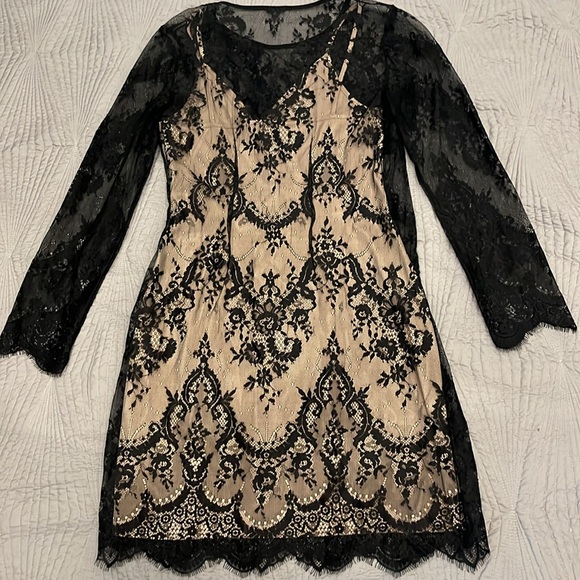 Express Women’s Black Lace w beading and tan tank liner dress size 6 - Picture 9 of 12